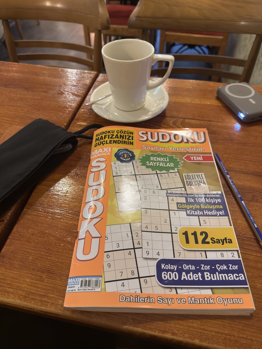 Ieviathann_'s tweet photo. sudoku,çay ve müzik 
bir süre rahatsız edilmek istemiyorum https://t.co/DBSUbzfSd6
