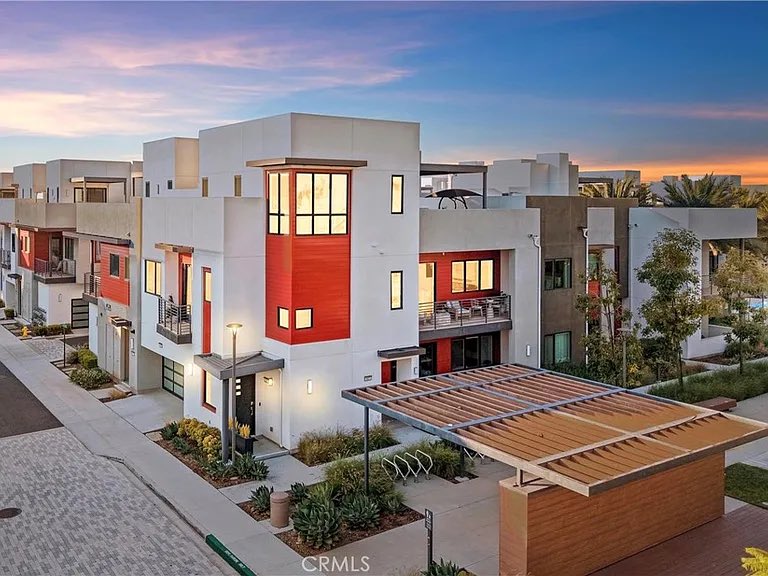 jeffcaughrenRE's tweet photo. ✅ JUST SOLD: $1,650,000 Tustin Legacy 419 Transport | 3 + 3 +/- 2546 sf Open Floor Plan Former Model  |  Rooftop Deck Views   | CAUGHREN 🦅GROUP Represented The Buyer’s  01936762 https://t.co/fuVv02vd5y