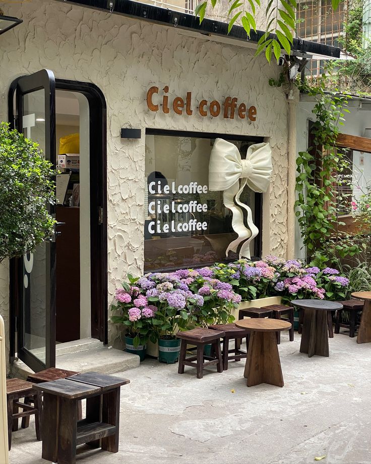 shewearprada's tweet image. Pretty life