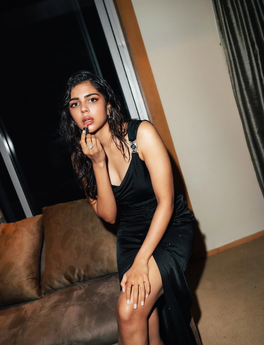Harikrishna_PB's tweet photo. #KalyaniPriyadarshan 🔥🔥😩😩 https://t.co/E9Oz9WI2LU