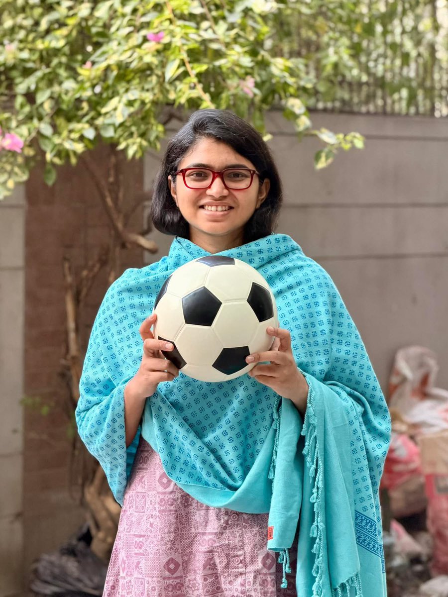 VoGen_Z's tweet image. অন্ধের দেশে আয়না বেচতে এসেছিলেন!