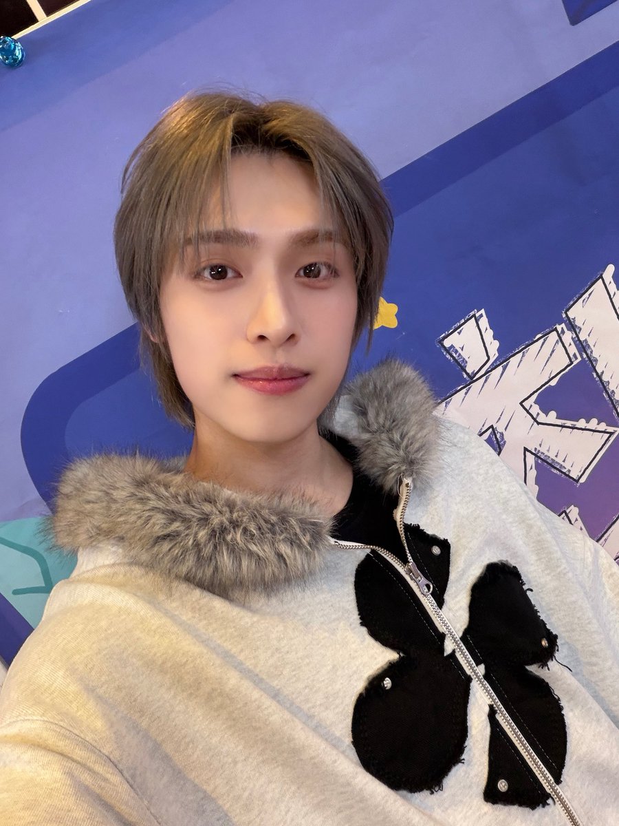 XH_official's tweet image. [ #Xtra_Scenes ]

런즈랑 도란도란 이야기 나누니까 좋잖아🤍✨

#XdinaryHeroes #엑스디너리히어로즈
#정수 #Jungsu
#가온 #Gaon
#WE_ARE_ALL_HEROES
#친한친구방송반