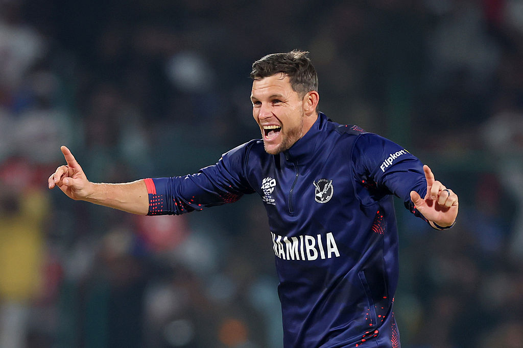 6⃣, 𝗪, 𝗪, 0, 1, 𝗪 
 "Bowling turnaround"
 19th over from Namibia 👏

#CricketTwitter #INDvsNAM #INDvNAM #T20WorldCup2026