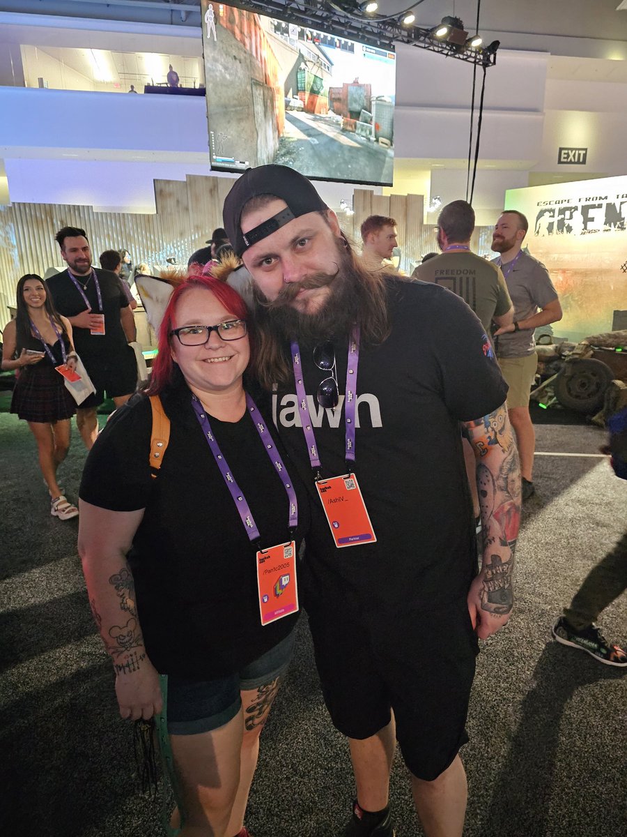 Pan1cPandaa tweet media