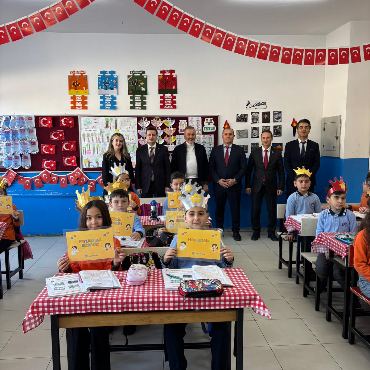KumruilceMem's tweet photo. Kaymakamımız Sayın Bahri GÖKALP, Belediye Başkanımız Sayın Yusuf YALÇUVA ve İlçe Millî Eğitim Müdürümüz Sayın Mehmet DERİLMEK, Şehit Yüksel Batır İlkokulu ve Kumru Bilim ve Sanat Merkezini ziyaret etti. https://t.co/3ojE1NWHpl