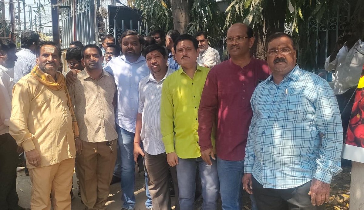 dp4696's tweet photo. Today’s strike at Hyderabad
#Bharathbandh 
#AIBEA https://t.co/lG2Awr5LHk