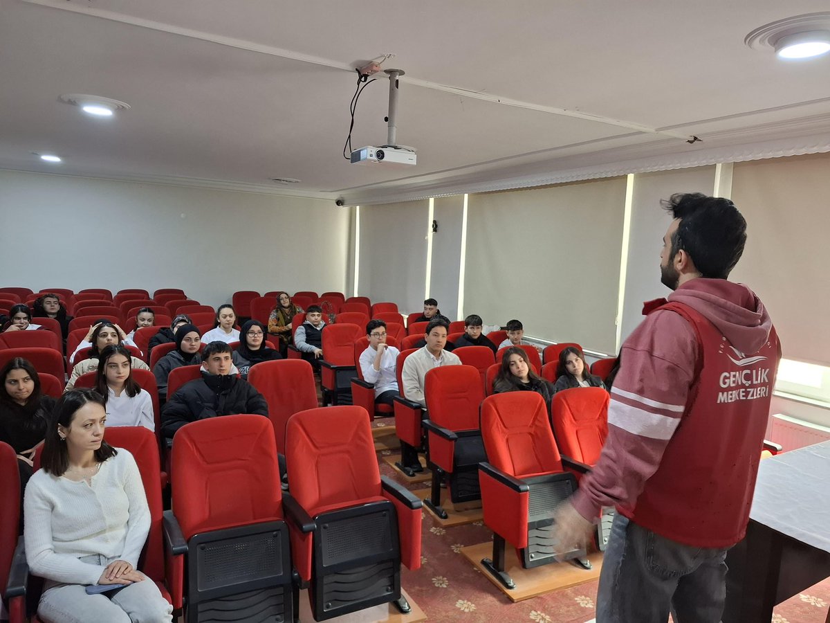 GSB Kültür Sanat Yarışmaları tanıtımlarımızı bugün gerçekleştirdiğimiz okul ziyaretleriyle tamamladık. Yarışmaların içeriği, süreci ve katılım detaylarını anlatarak gençleri yarışmalar hakkında bilgilendirdik🎭🎶
#KültürSanatYarışmaları