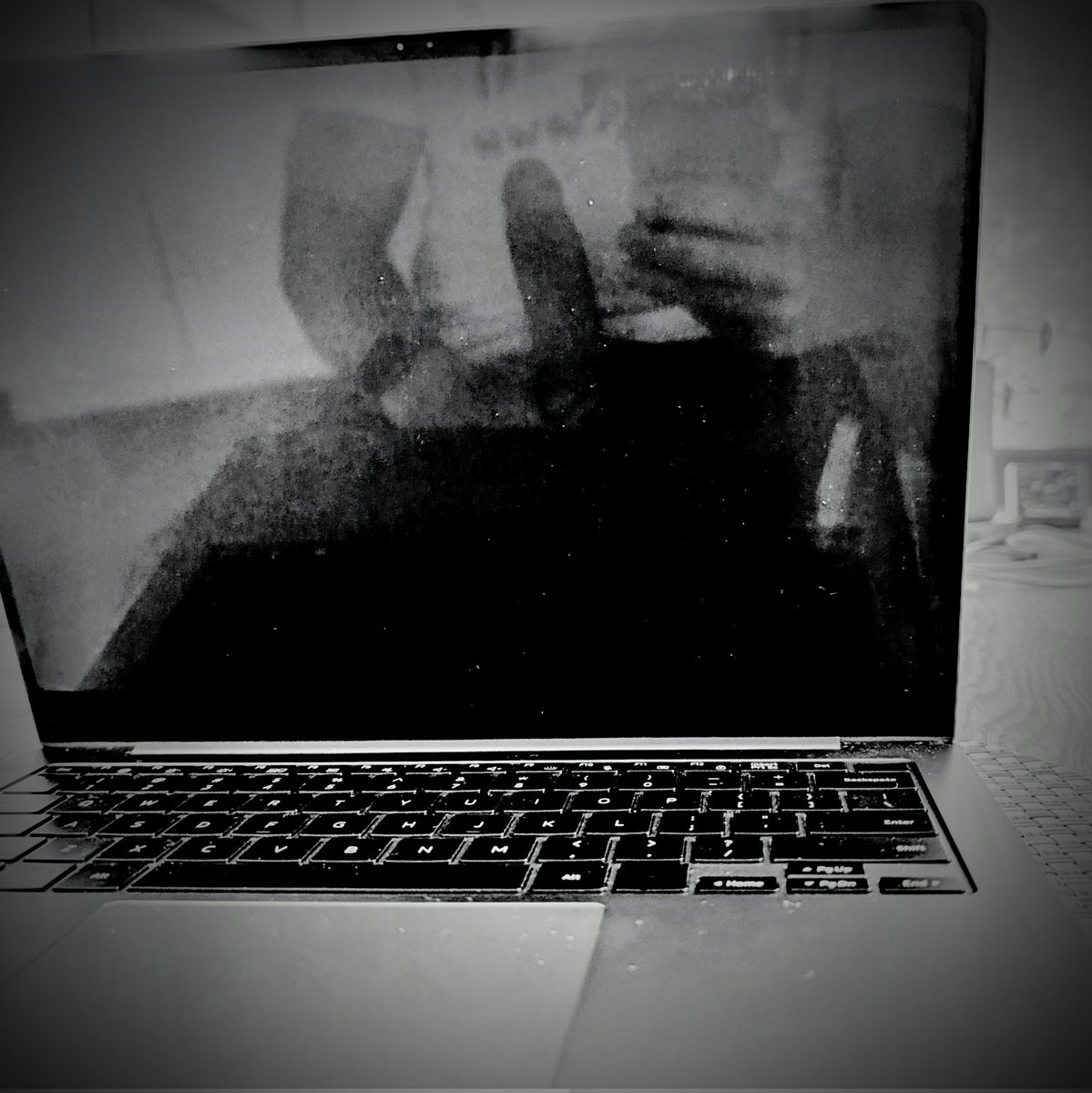 ForbiddenEight8's tweet photo. What's that on my screen? #wfh
#hardatwork #reflection https://t.co/FmkeL8Bpvn