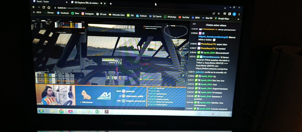 <a href="/Simon_Cifu/">Simón Cifuentes</a> <a href="/iRacing/">iRacing</a> <a href="/TwitchES/">Twitch ES</a> Acá terminando de ver la carrera 💪🏿💪🏿💪🏿💪🏿