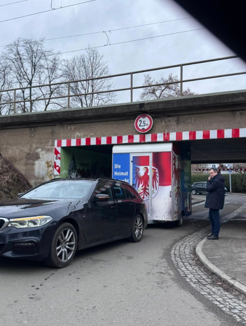 Eastsite26's tweet photo. Mit der afd gibt es kein vorankommen. #noafd #afd #fckafd https://t.co/zHeOu5dnKq