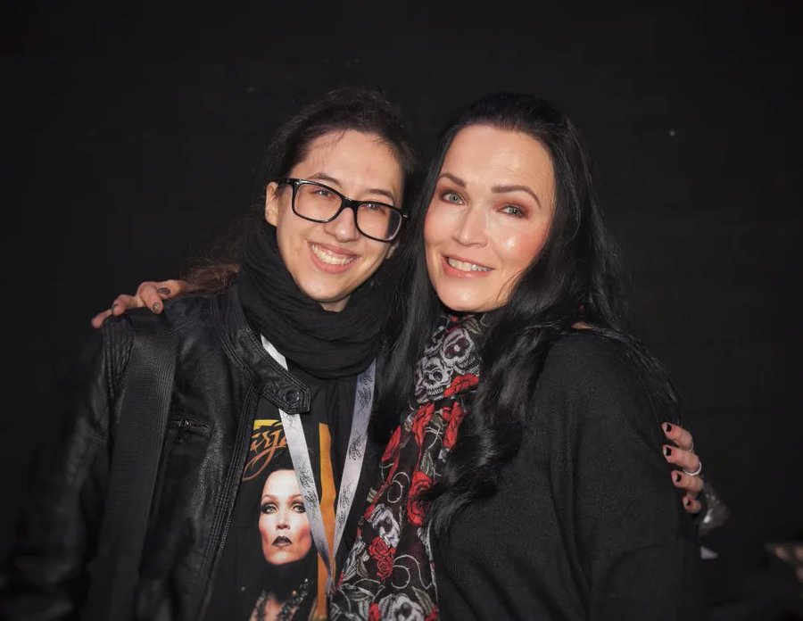 LIVING THE DREAM -exactly a week ago, around this time- and I still haven't recovered🖤
I still have this smile on my face, and it's thanks to you <a href="/tarjaofficial/">Tarja Turunen</a>. This day will remain in my heart forever🖤

(P.S. I'm so happy you liked my drawing present 😍)