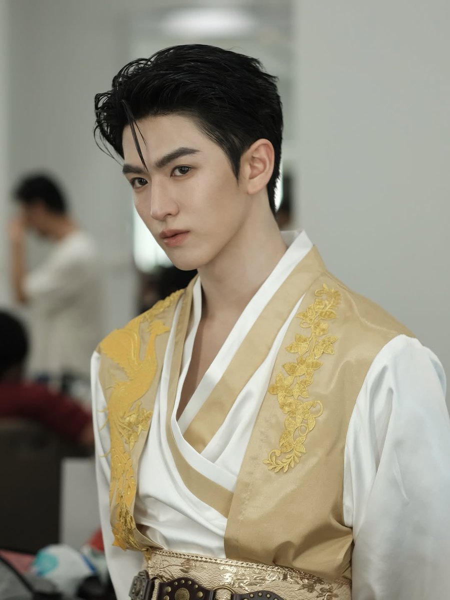 ยกขึ้นหิ้งไปเลยหล่อมาก หน้าผม เมคอัพใดๆถูกต้องทุกอย่าง อยากถวายบังคม #JINWOOKkim