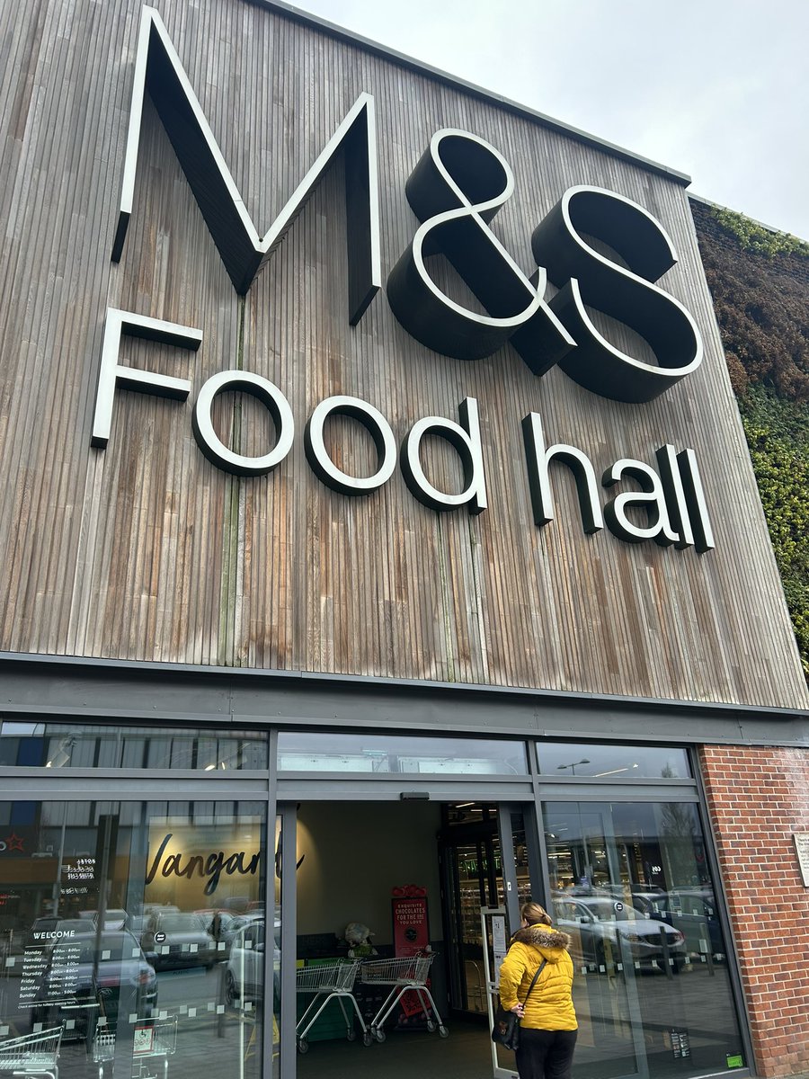 ᴀᴀʀᴏɴ ʙᴏᴡᴇʀ tweet media