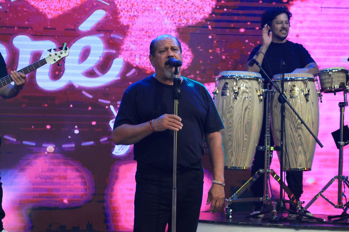 tererejerepy's tweet image. ¡Punto Trio nos deleita cantándole al amor! ❤️ 

#tererejerepy por #telefuturopy