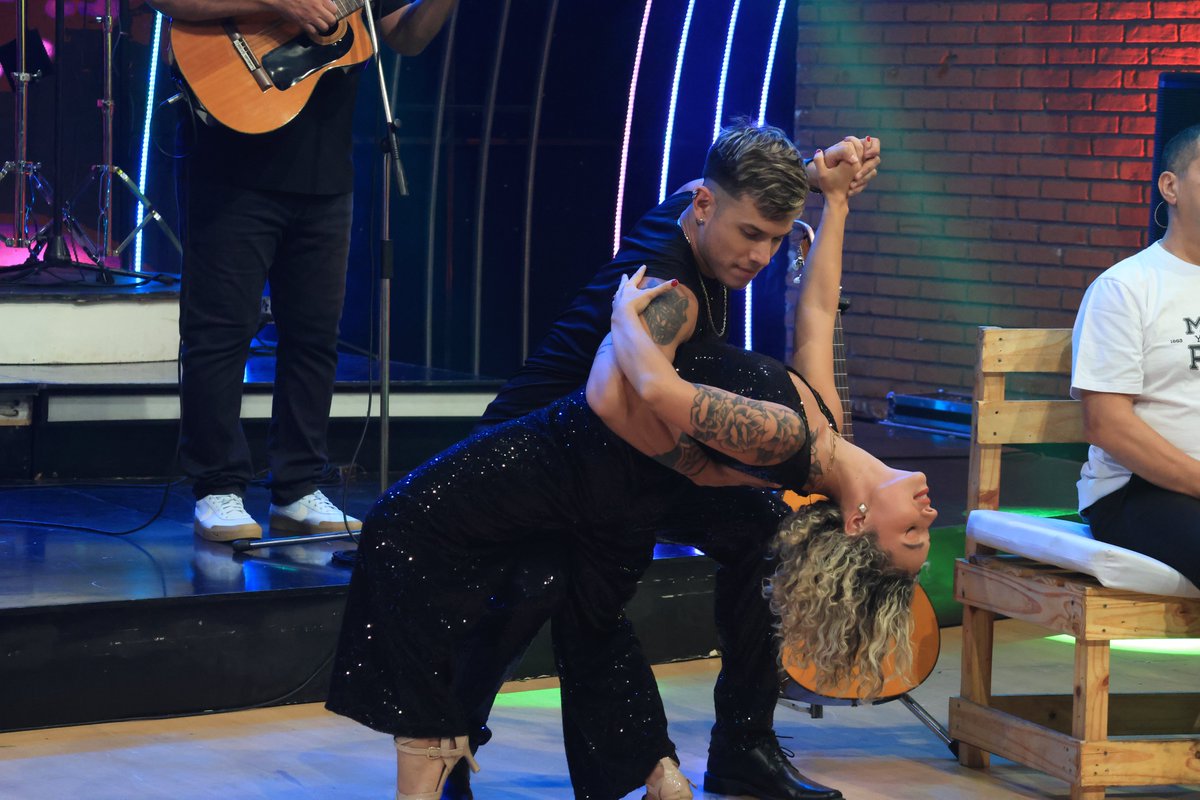 tererejerepy's tweet image. ¡Punto Trio nos deleita cantándole al amor! ❤️ 

#tererejerepy por #telefuturopy