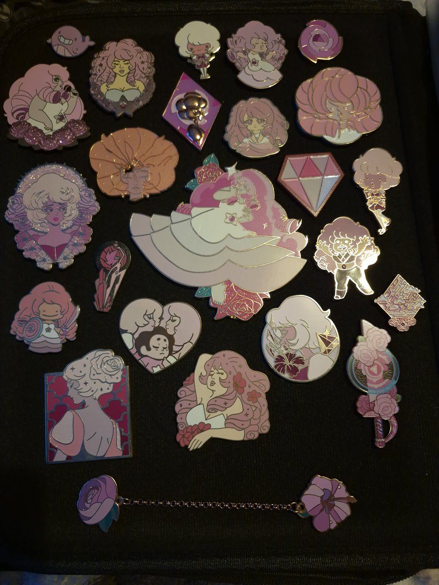 「my entire steven universe pin collection」|🌺のイラスト