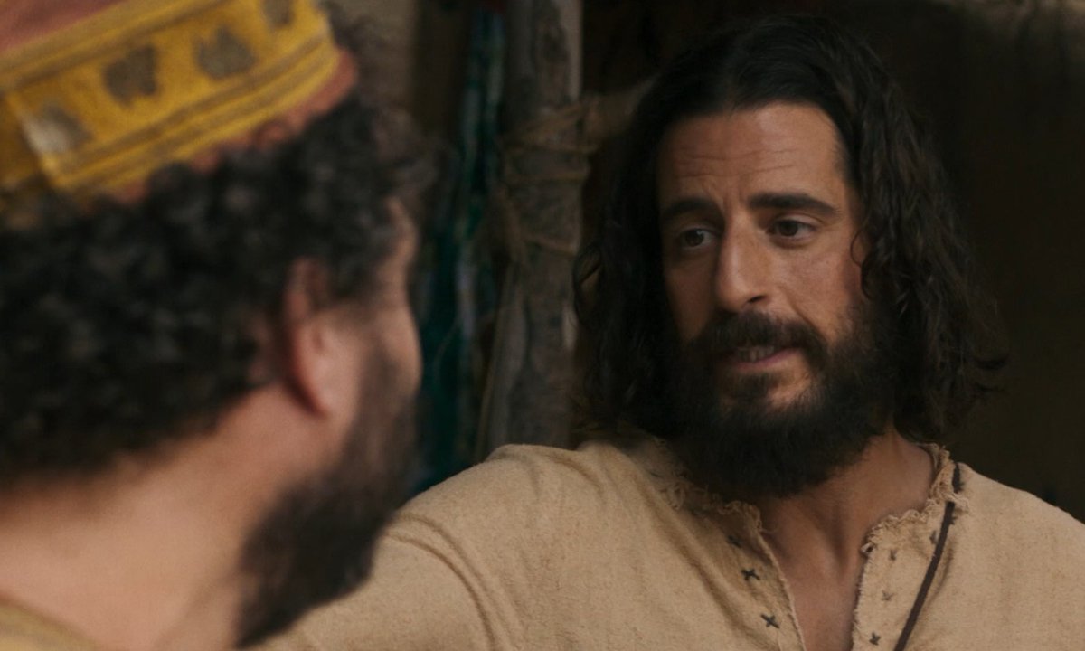 🔴 #TheChosen in #PrimaTV su #TV2000
📌 Nella terza stagione, Gesù e i suoi discepoli tornano a Cafarnao, la sua crescente popolarità preoccupa romani e farisei. Dopo il Discorso della Montagna, Gesù manda i suoi apostoli a predicare e compiere miracoli senza di lui e ritorna