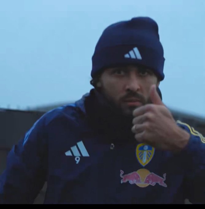 OHavord's tweet photo. @RealOddi @LUFC World champion of what?? https://t.co/Fu9HIg0L9x