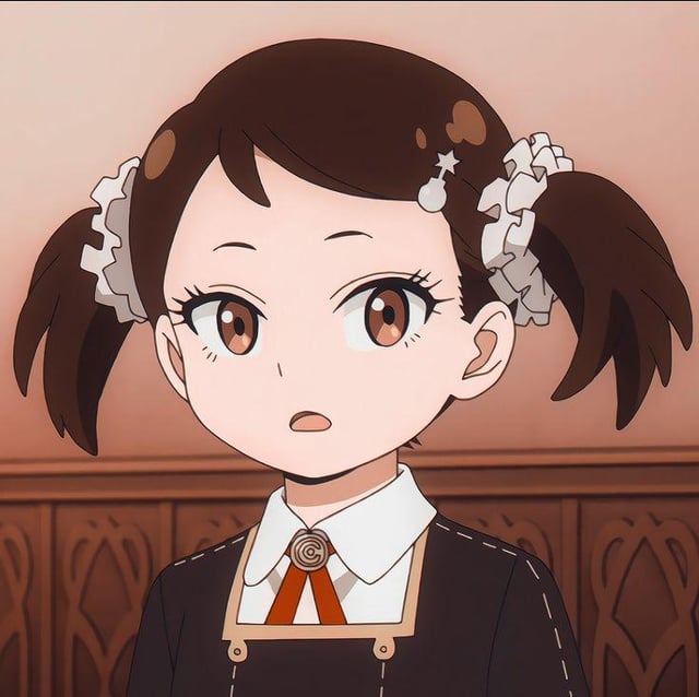 Me puse a ver spy x family nuevamente ya que recién me enteré que había nueva temporada 

Pero, viendo la segunda temporada... Me doy cuenta que esta muy incomoda la subtrama de Becky queriendo ligarse al papá, qpd xd