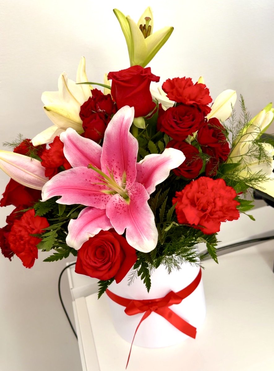 valentine’s day comes early when you work on the holiday ʕ·ᴥ·ʔ