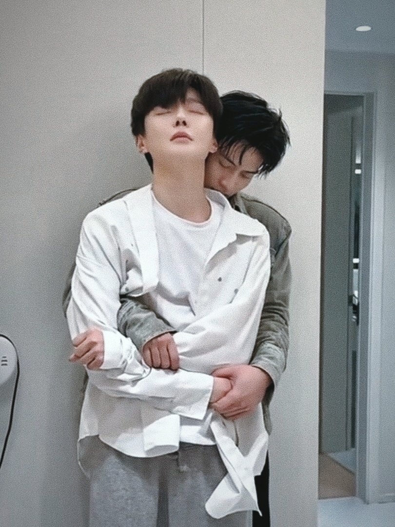 SPEECHLESS 😭😭

#YUNYI #ToMyShore