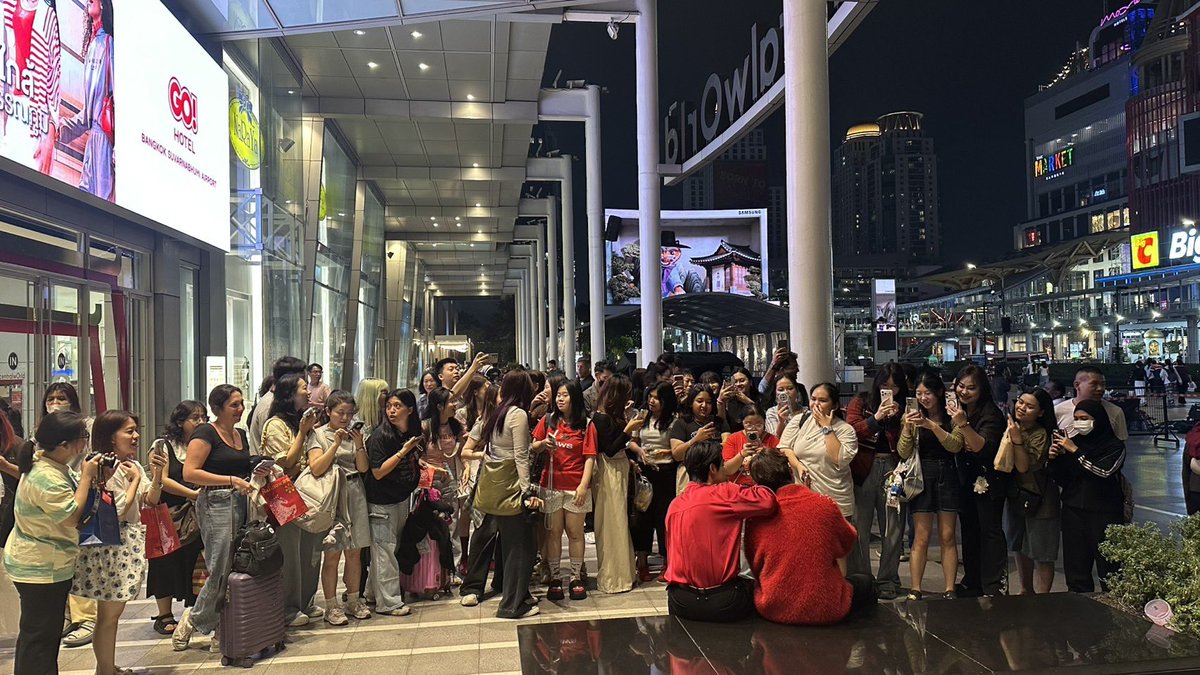 วันนี้ขอบคุณทุกๆคนที่มาหา กันมากๆนะคะ  วันนี้เดินทางกลับบ้านดีดี แล้วมาเจอกันใหม่นะคะ

#TheGreatChineseNewYear2026
#Centralworld
#CTWCNY2026
#มะเมียเฮงเฮงที่เซ็นทรัล
#BuzzNorravit