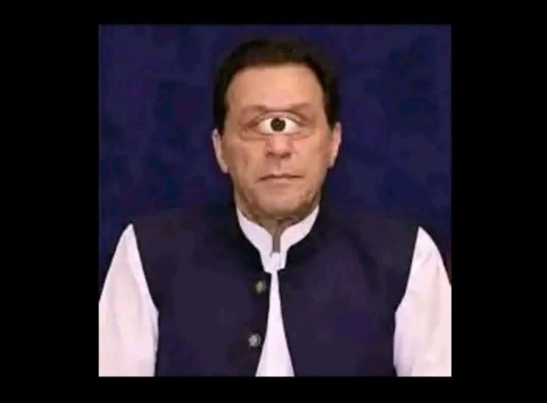 بھینس کی آنکھ 
دجال پاکستانی جیل سے نکلے گا کسی سیانے سوچا تک نہیں ہوگا