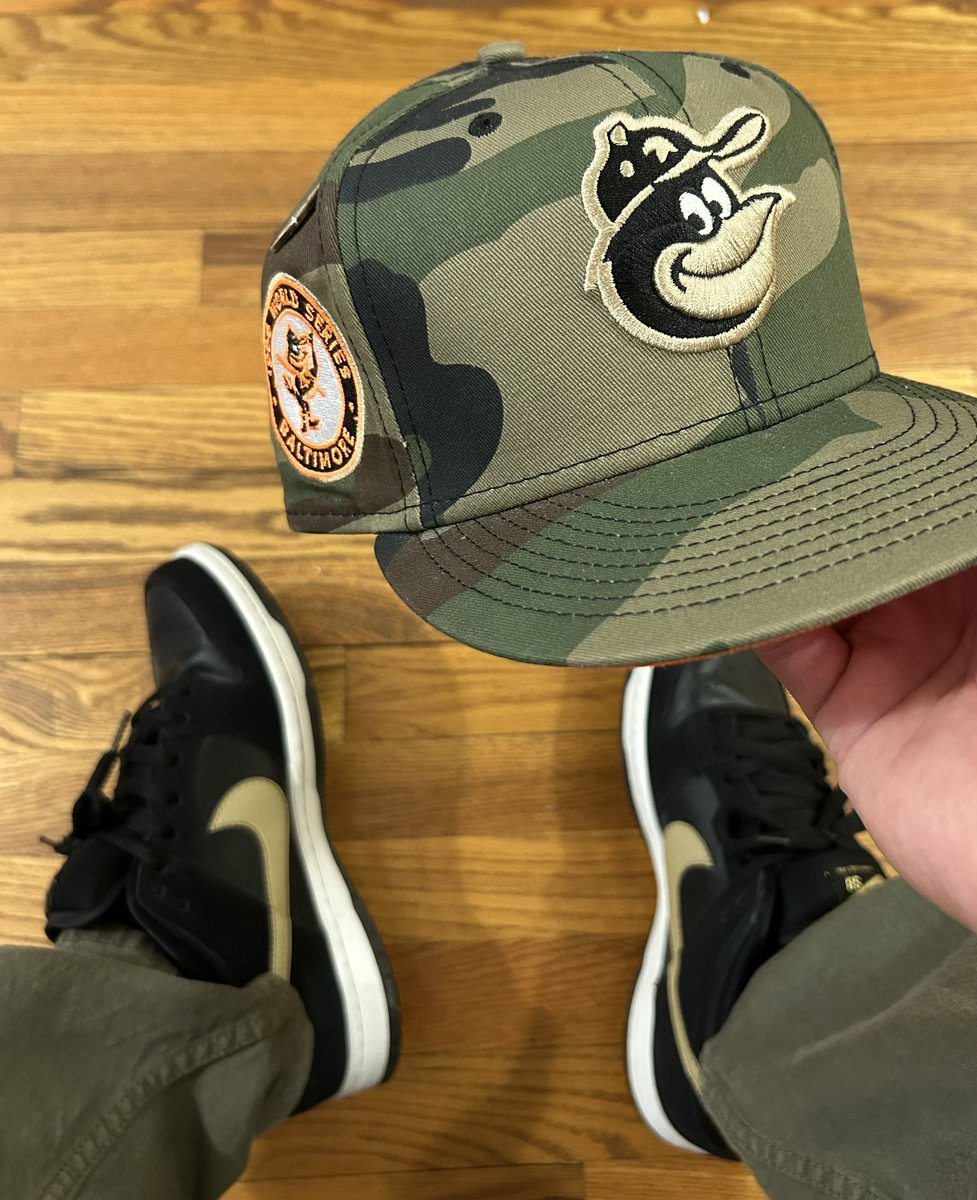 Cmd_Guap1's tweet photo. Oxymoron
FOTD x KOTD
Lids x @Nike
High Vis Camo Orioles x SB Dunk “Takashi”
#PINdejos @PINdejos1 #NUMaera #KingLos #Bmore https://t.co/zU8oQAI262