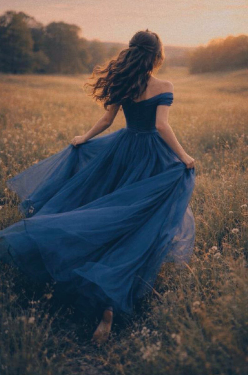 𝒔𝒕𝒂𝒓𝒕𝒆𝒓 𝒄𝒂𝒍𝒍

♡ this for a short written starter

↻ to help this gain some attention