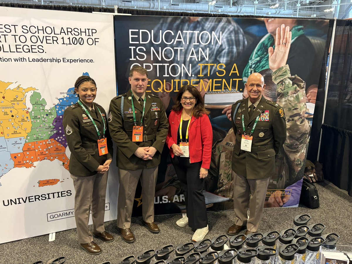 Had to get a picture with <a href="/USArmy/">U.S. Army</a> team at #NCE2026 - my older son is proud veteran 🇺🇸 <a href="/AASAHQ/">AASA</a>