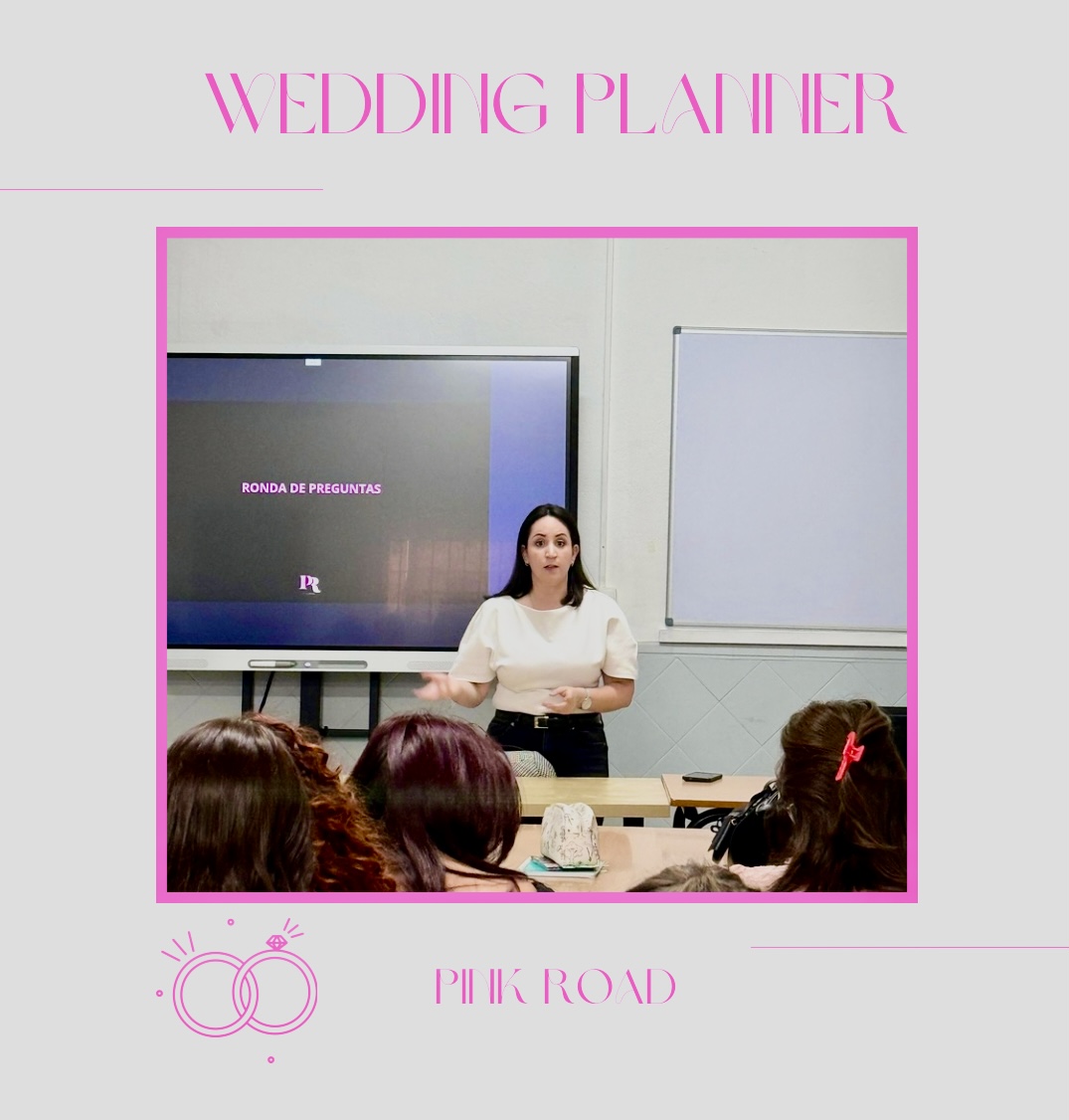 💍 Nuestro alumnado del Grado Superior de Asesoría ha asistido hoy  a una charla con la wedding planner Estefanía del Pino de Pink Road Eventos.
Una experiencia enriquecedora sobre organización de bodas y gestión de eventos.
#FormaciónProfesional #WeddingPlanner #PinkRoadEventos