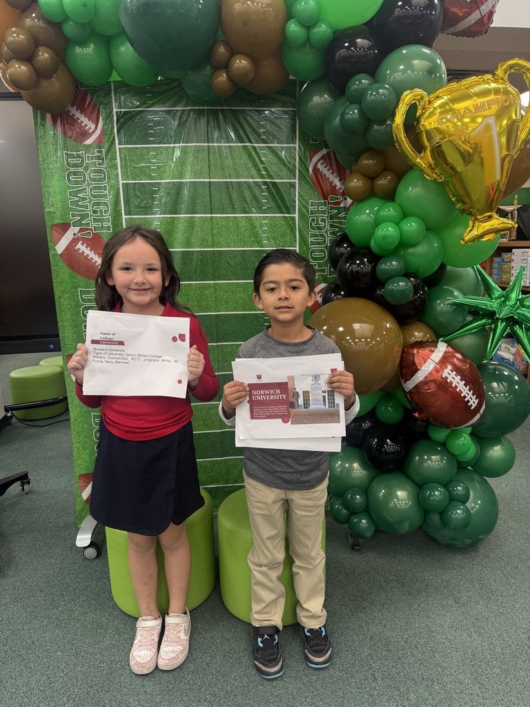 SagelandMicroES's tweet photo. Today we featured Norwich University for College Day! 🎓
Thank you, Ms. Solanos, for having your students ready and prepared. We love seeing our Scotties think about their bright futures! @SagelandMicro @AVillanueva_AP #CollegeDay #ScottiePride #CollegeBound 🐾 https://t.co/edY9B7FmK3