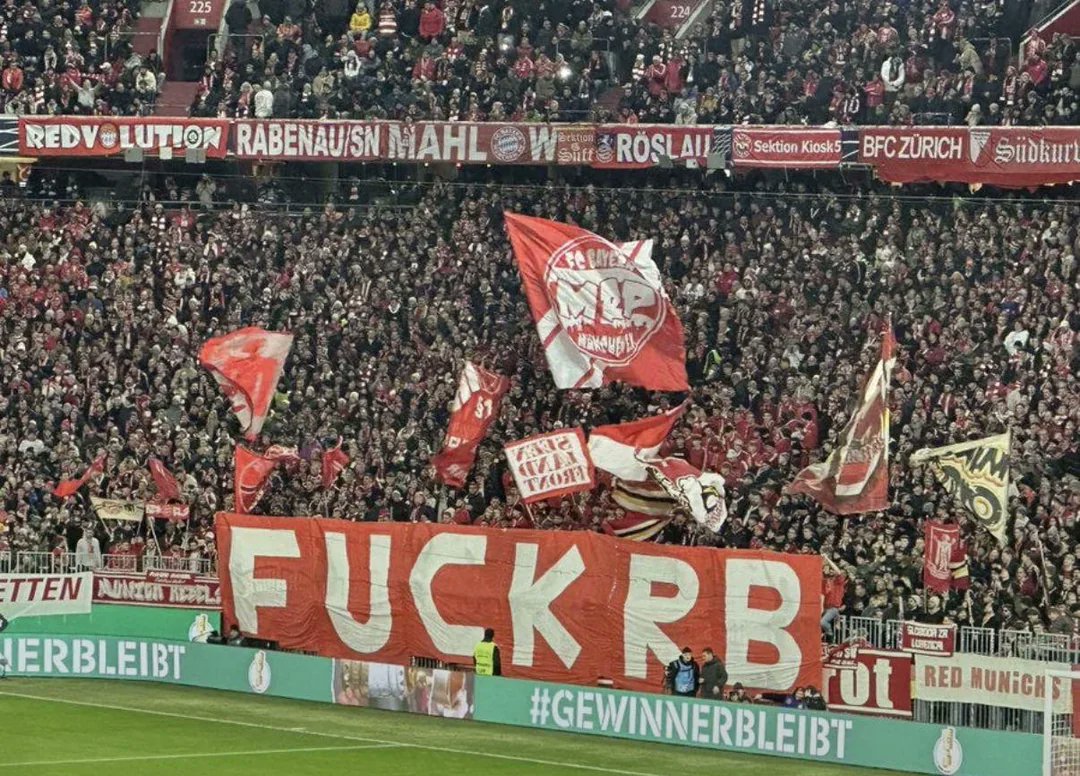 Why do Bayern Munich hate right backs?