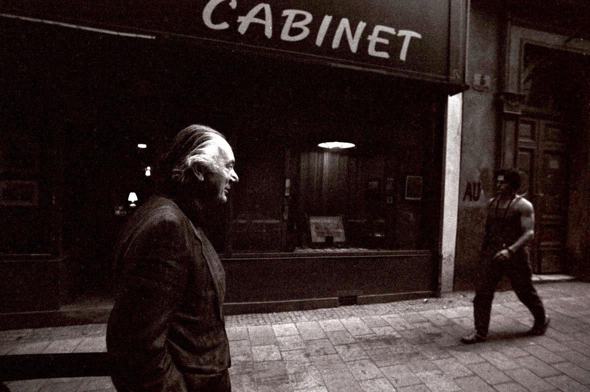 "Andar y pensar están en una incesante relación de intimidad recíproca, dice Oehler. En el fondo, la ciencia del andar y la ciencia del pensar son una única ciencia”.
Thomas Bernhard, "Andar".