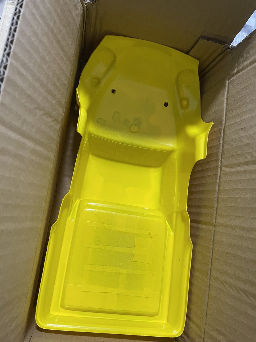 soraripipijiji's tweet image. TL6、色は黄色にした。

1/16ボディなのでチャチャっとやったら失敗。やっぱり薄ーく薄ーく重ねんとダメやな。修正に逆に手間がかかった…

#タミヤ 
#ビッグタイヤ
#tl01
#自作ラジコン
#塗装
#黄色
#カラー