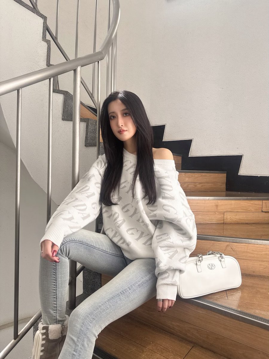 met_denim's tweet photo. 美人店員のmaiさん❽❷ https://t.co/jvt60KiB4F