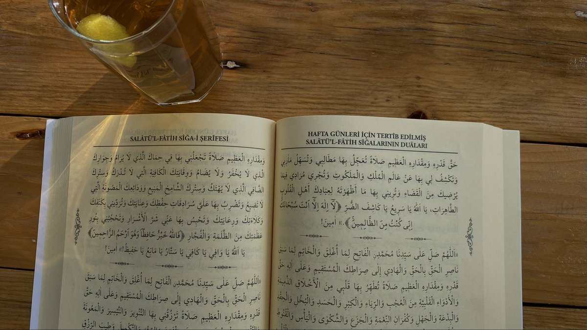 Havanursarhn's tweet photo. “Salât ü selâm ile başlayan bir gün.” https://t.co/o6ZO6LHpJC