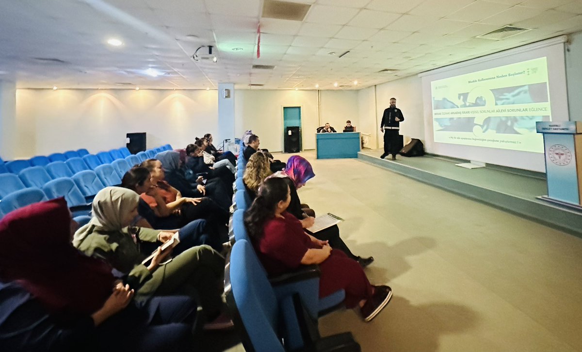 Hastanemiz personeline yönelik Emniyet Müdürlüğü Narko rehber eğitimi almış görevli personel tarafından "En iyi Narkotik Polisi Anne", "UYUMA" ve "NARVAS" uygulaması hakkında bilgilendirme ve farkındalık eğitimi gerçekleştirilmiştir.
<a href="/saglikbakanligi/">T.C. Sağlık Bakanlığı</a> 
<a href="/sbkhgm/">Kamu Hastaneleri Genel Müdürlüğü</a> 
<a href="/Osmaniyesaglik/">Osmaniye İl Sağlık Müdürlüğü</a>