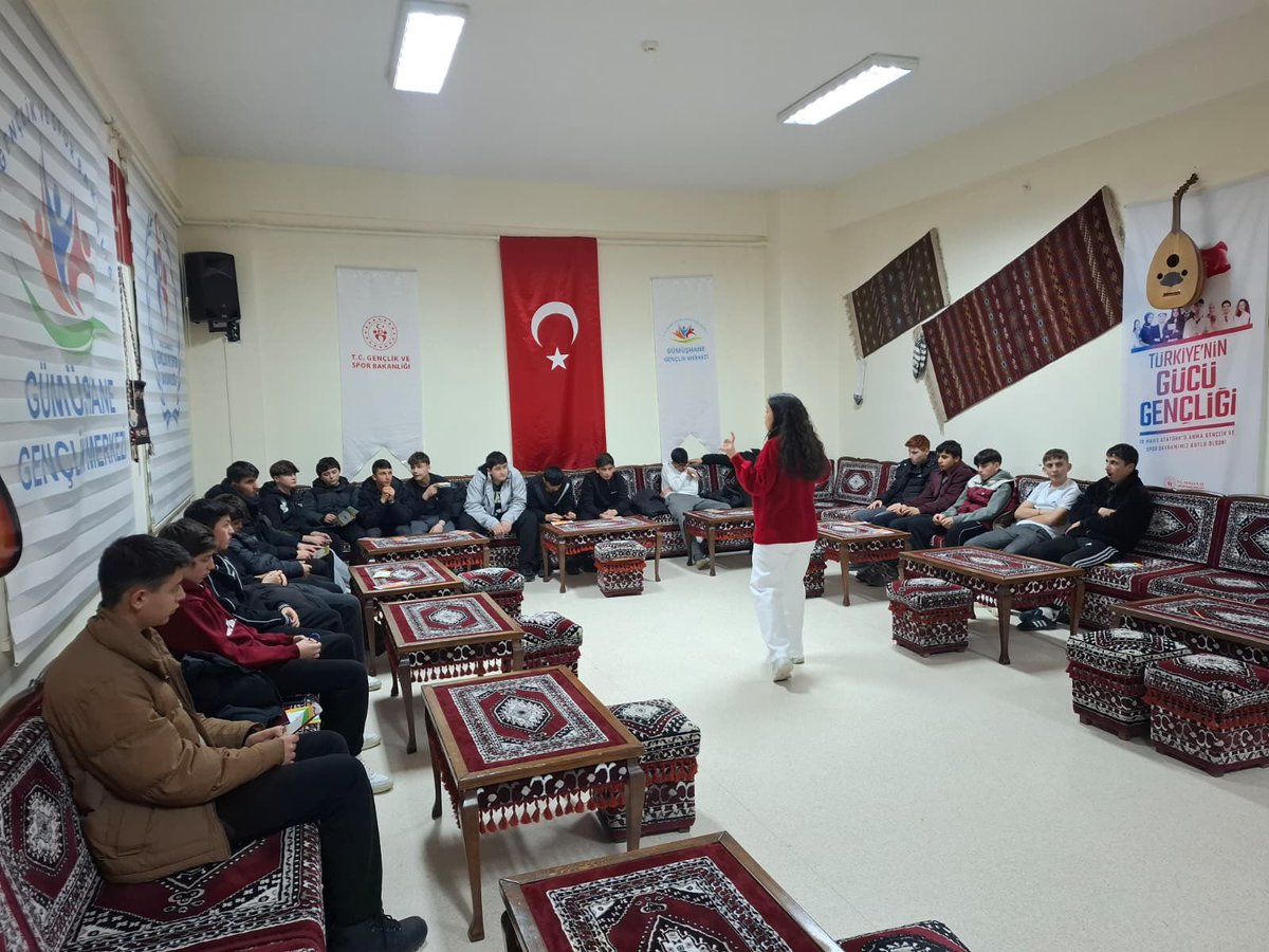 Bağımlılıkla mücadele kapsamında bilinçli bir nesil oluşturmak, kendi sağlığımızı ve toplumun sağlığını güvence altına almak adına gençlerimize keyifli bir seminer gerçekleştirdik.

#BağımlılıklaMücadele
#Yeşilay