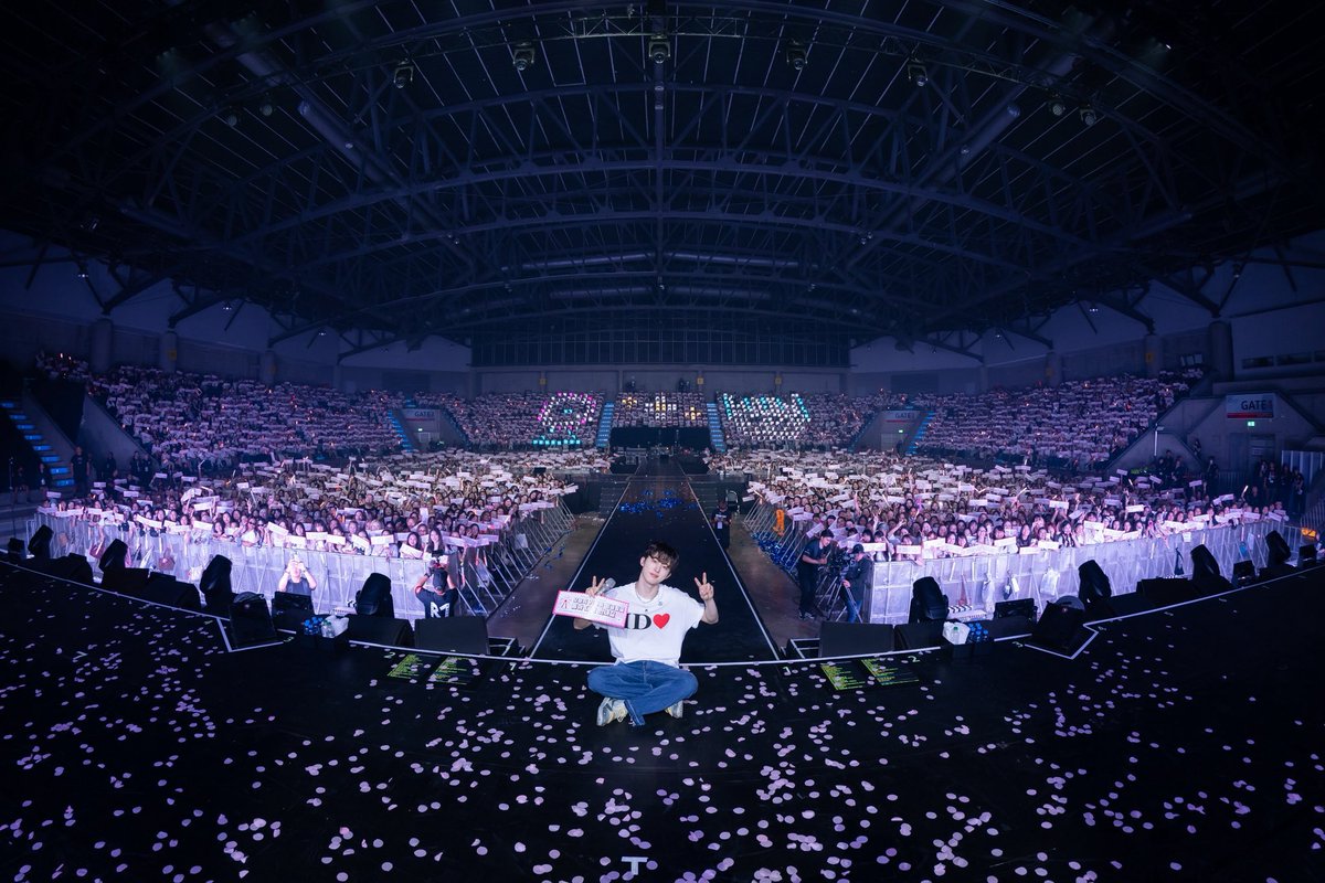 A•M LIGHT BOX tweet media