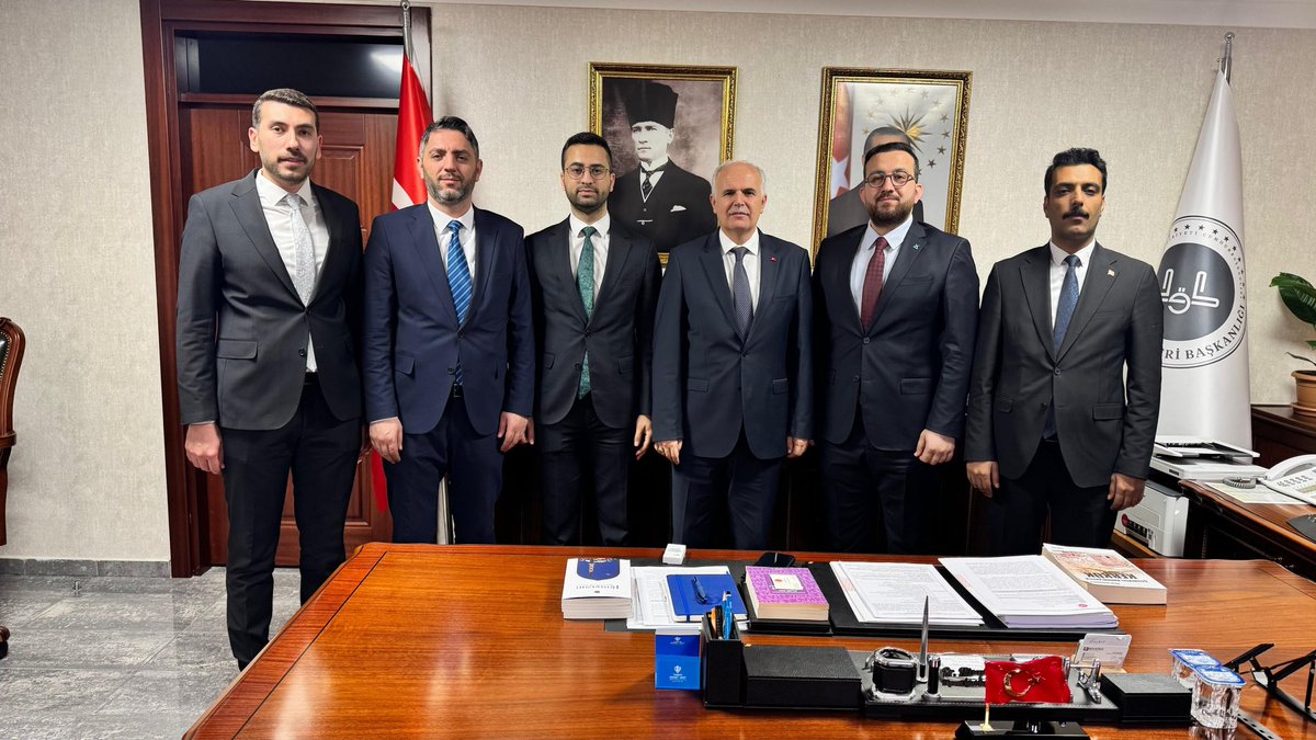 📍Diyanet İşleri Başkanlığı 

Diyanet İşleri Başkan Yardımcısı Dr. Hüseyin Hazırlar hocamıza hayırlı olsun ziyaretinde bulunduk.

Sayın hocamıza misafirperverliğinden ötürü teşekkür ederiz.

<a href="/huseyinhazirlar/">Hüseyin HAZIRLAR</a> 
<a href="/veyselkarakus27/">Veysel Karakuş</a> 
<a href="/abdllh_ttk/">Abdullah Tetik</a> 
<a href="/rezzakaslanli/">Abdurrazak Aslanlı</a>