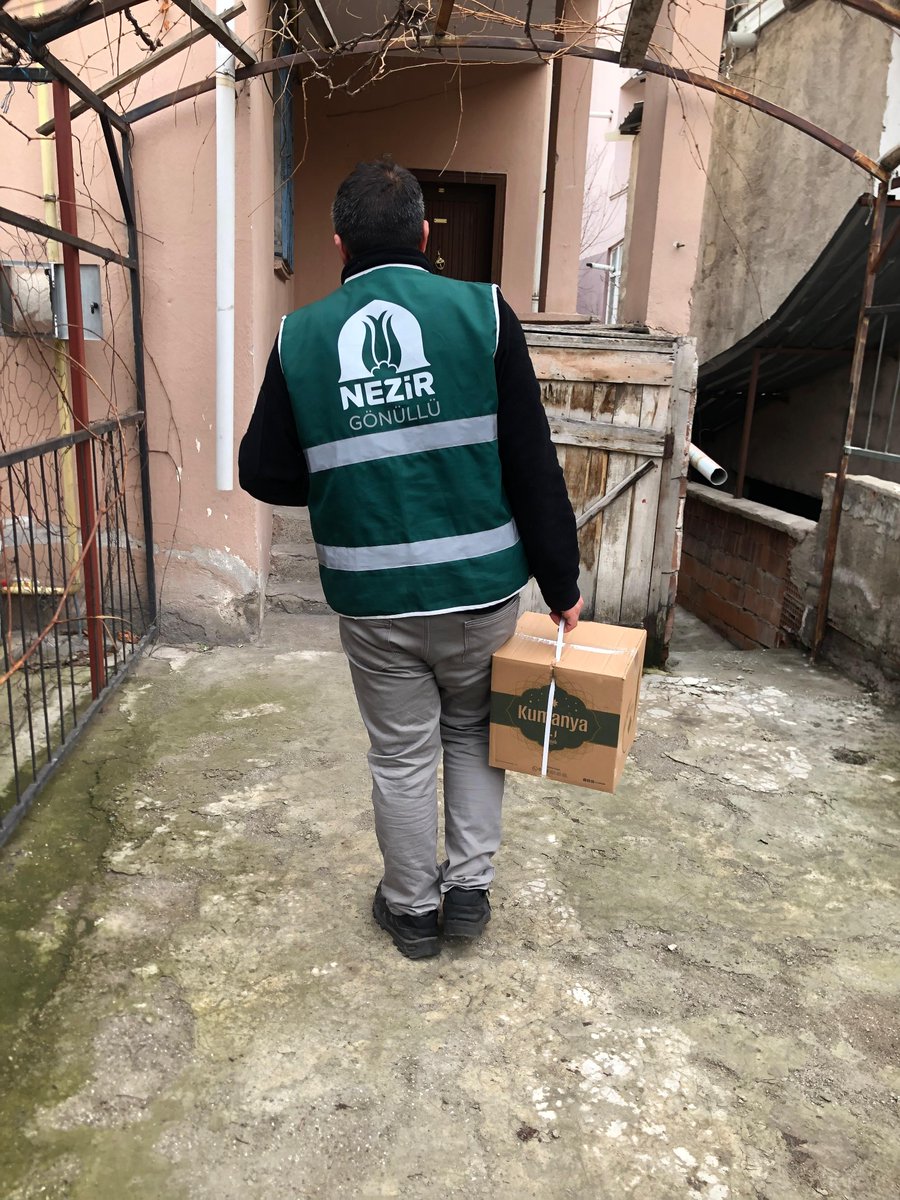 NezirDernegi's tweet photo. Siz niyet edin, biz o niyeti en mahzun sofralara ulaştıralım.

📍 Ankara (Fatih), Kayseri (Kocasinan) İstanbul (Sarıyer), Sivas (Suşehri) ve Kırşehir’de

📦 Gıda kumanyalarını ihtiyaç sahibi ailelere ulaştırdık.

🌐 Kumanya bağış: https://t.co/uM8ZXPymCO

☎️ 0216 420 76 76

#Nezir