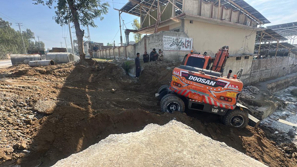 *Reconstruction of the retaining wall at Nowshera Economic Zone has officially commenced* 

KPEZDMC has fast-tracked this project to secure the zone’s primary drainage outfall.