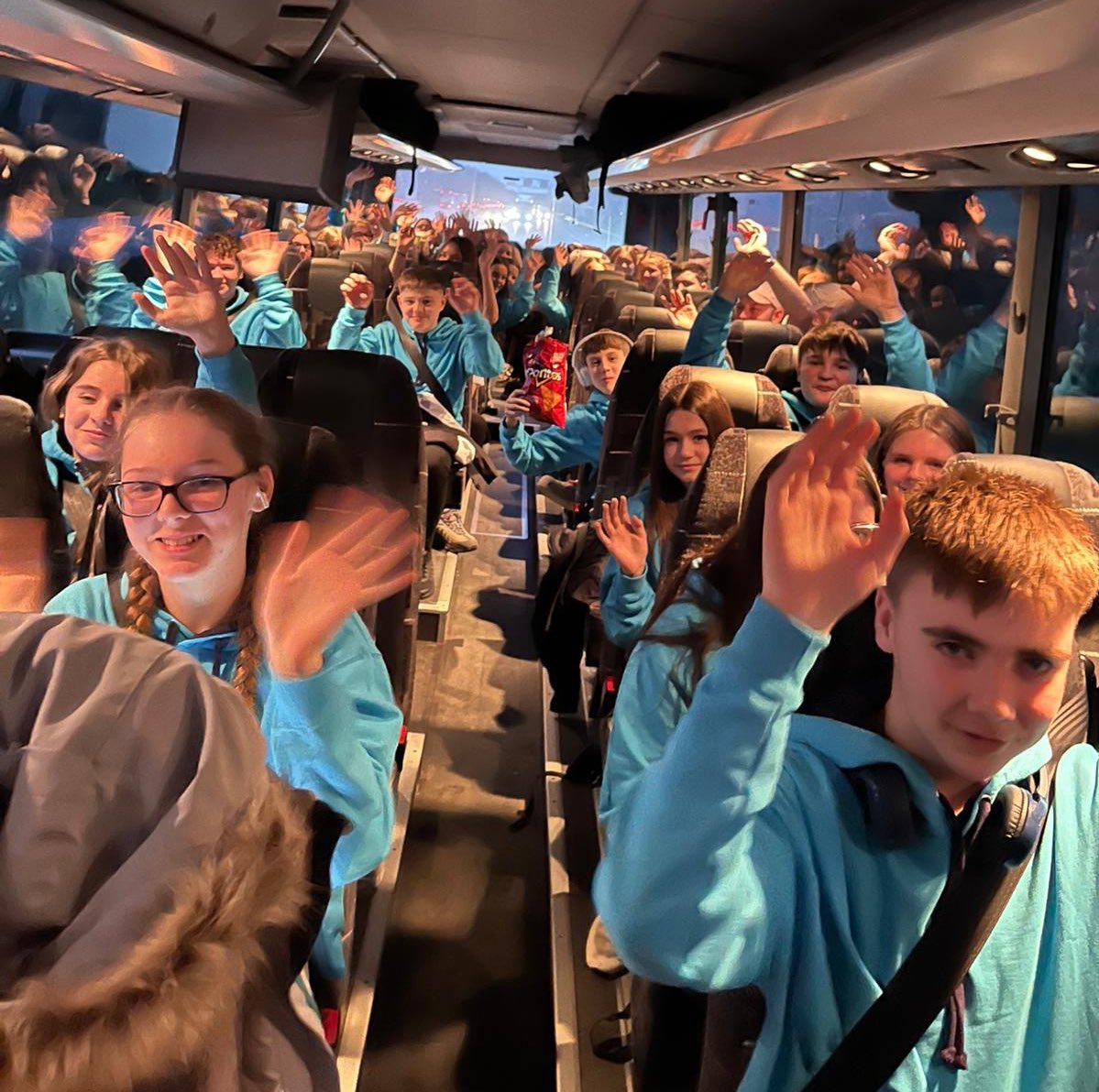 PATCarletonHigh's tweet image. Our #CHSSkiTrip2026 is underway! Setting of this morning our students are currently checking in at the airport. Safe travels everyone and we can’t wait to see you on the slopes! 
#TeamCarleton #schooltrip