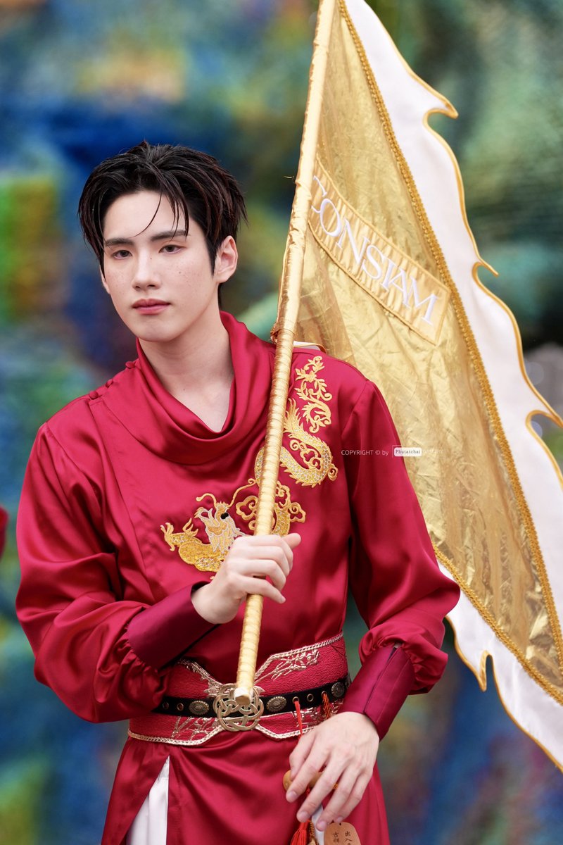 Flag Raise💛

CNY ICONSIAM WITH BUS

#PHUTATCHAI 
#BUSCNYatICONSIAM
#PHUgalleryTH
