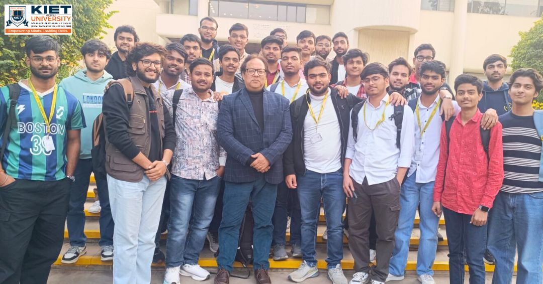 Kiet_edu's tweet image. KIET ELCE students attended Prof. Duncan Lorimer’s PMML lecture, exploring Fast Radio Bursts &amp;amp; cutting-edge space science at Nehru Planetarium—an inspiring step beyond the classroom.

#KIET #ELCE #SpaceScience #FRB #LearningBeyondClassroom