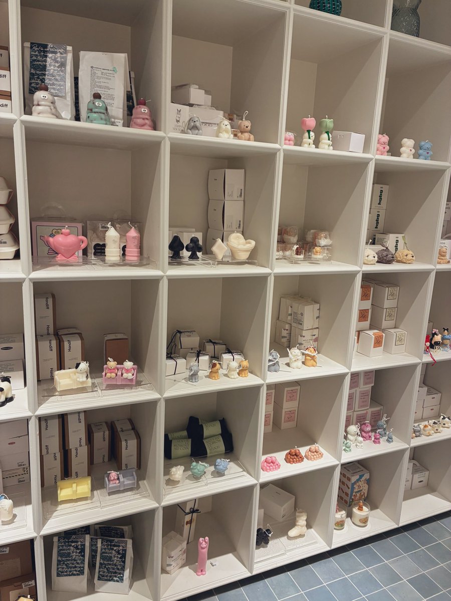 frutan_girl's tweet photo. これ見て初めて江南のnyunyu house 行ってきたんだけど感動した🛍️✨
nyunyu と言えば東大門のイメージだったけど覆された❕ワンフロアにまとまってる通路も広い💖わざわざもう外国人だらけ+階段+通路狭くて若干のストレス💧を抱えながら掘り出し物とか見つけなくていいの本当神🎶ｶﾞﾁおすすめ🫶🏻 https://t.co/RbkTA9GFfX