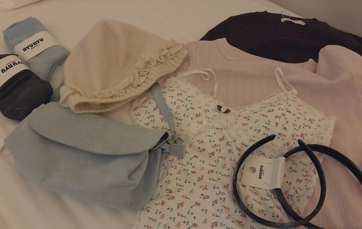 frutan_girl's tweet photo. これ見て初めて江南のnyunyu house 行ってきたんだけど感動した🛍️✨
nyunyu と言えば東大門のイメージだったけど覆された❕ワンフロアにまとまってる通路も広い💖わざわざもう外国人だらけ+階段+通路狭くて若干のストレス💧を抱えながら掘り出し物とか見つけなくていいの本当神🎶ｶﾞﾁおすすめ🫶🏻 https://t.co/RbkTA9GFfX