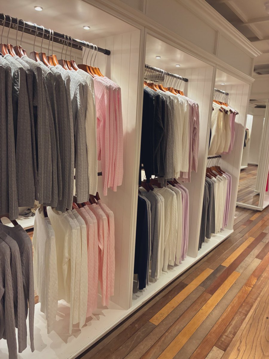 frutan_girl's tweet photo. これ見て初めて江南のnyunyu house 行ってきたんだけど感動した🛍️✨
nyunyu と言えば東大門のイメージだったけど覆された❕ワンフロアにまとまってる通路も広い💖わざわざもう外国人だらけ+階段+通路狭くて若干のストレス💧を抱えながら掘り出し物とか見つけなくていいの本当神🎶ｶﾞﾁおすすめ🫶🏻 https://t.co/RbkTA9GFfX