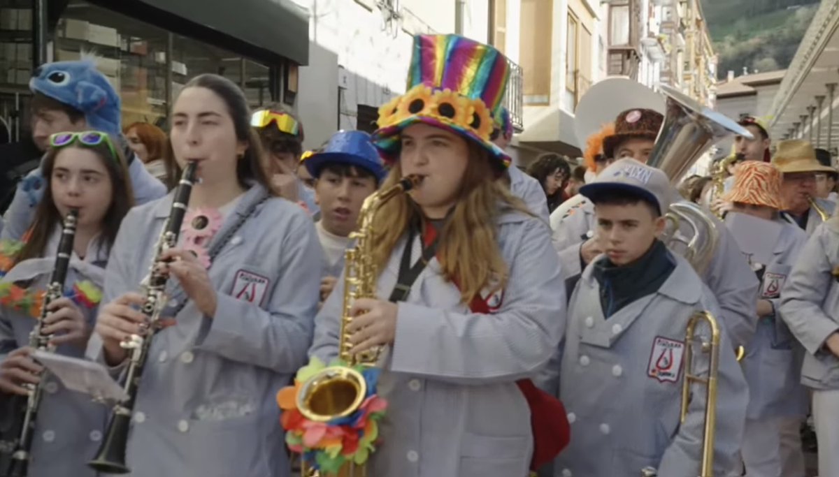 asensioji's tweet photo. GORA TOLOSA!
Gora Tolosa-ko Inauteriak!
🎭👺🎉🥸🍾🎉

 #inauteriak #tolosa #tolosaldea #28kanala https://t.co/9jCtlc1dSB